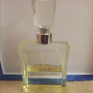 Bath&BodyWorks Wild Honeysuckle